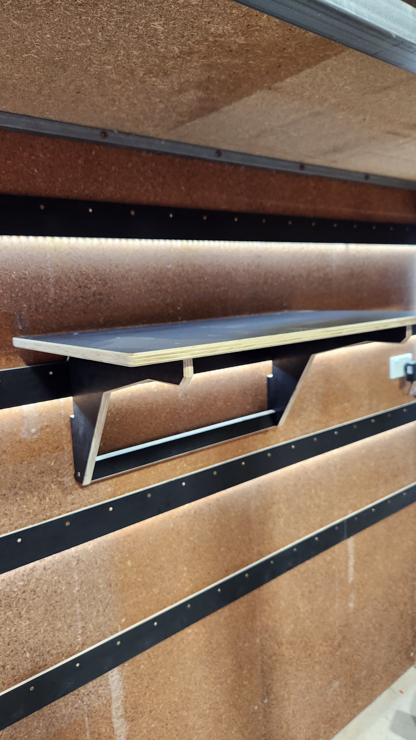 800 x 450 flat top shelf