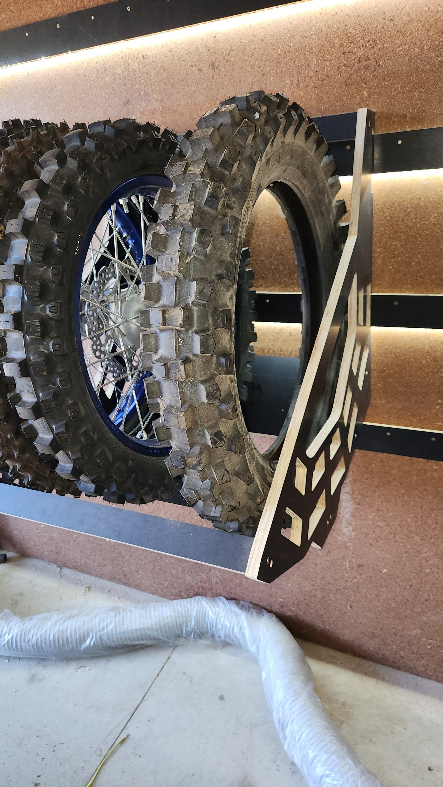 MX - Wheel / Tyre Storage